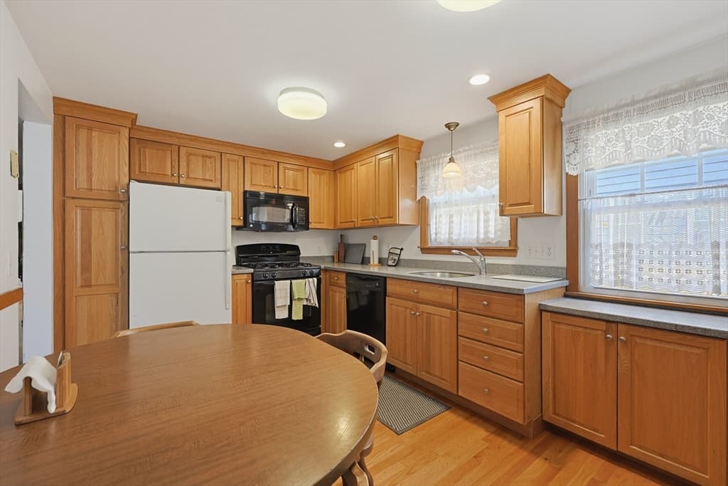 10 Meyer St, Boston MA 02131 photo 9