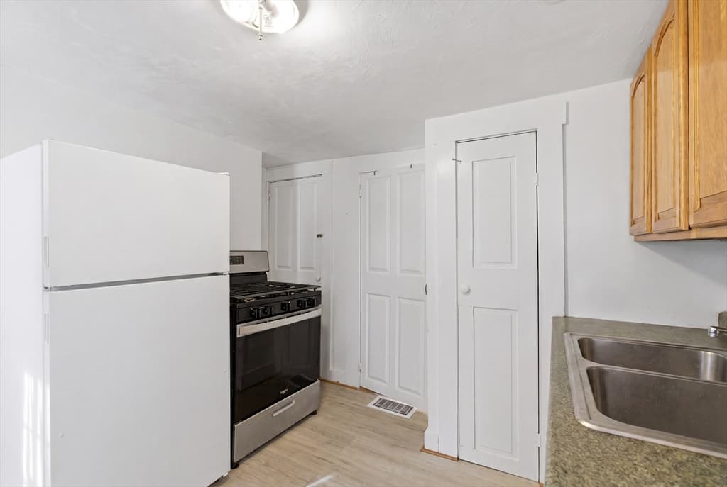 196 Highland S, Taunton MA 02780 photo 17