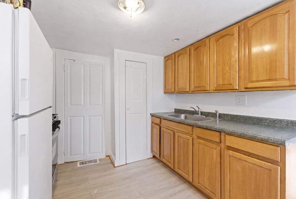 196 Highland S, Taunton MA 02780 photo 18