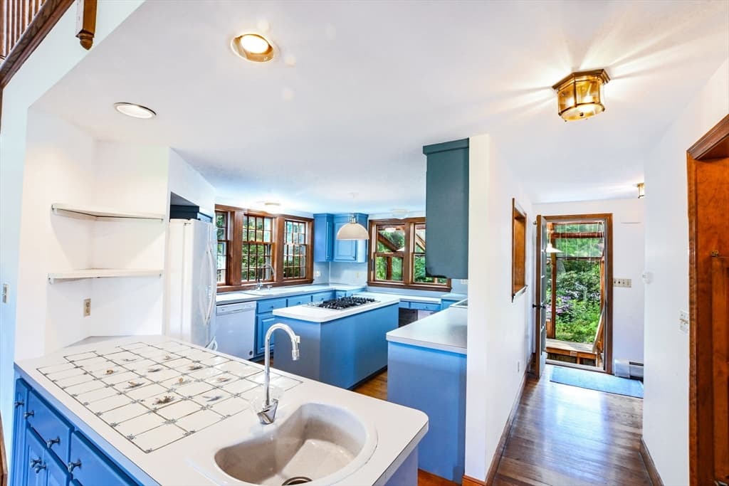 72 Loop Rd, Falmouth MA 02540 photo 9