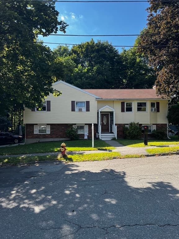 2 Yale St, Peabody MA 01960