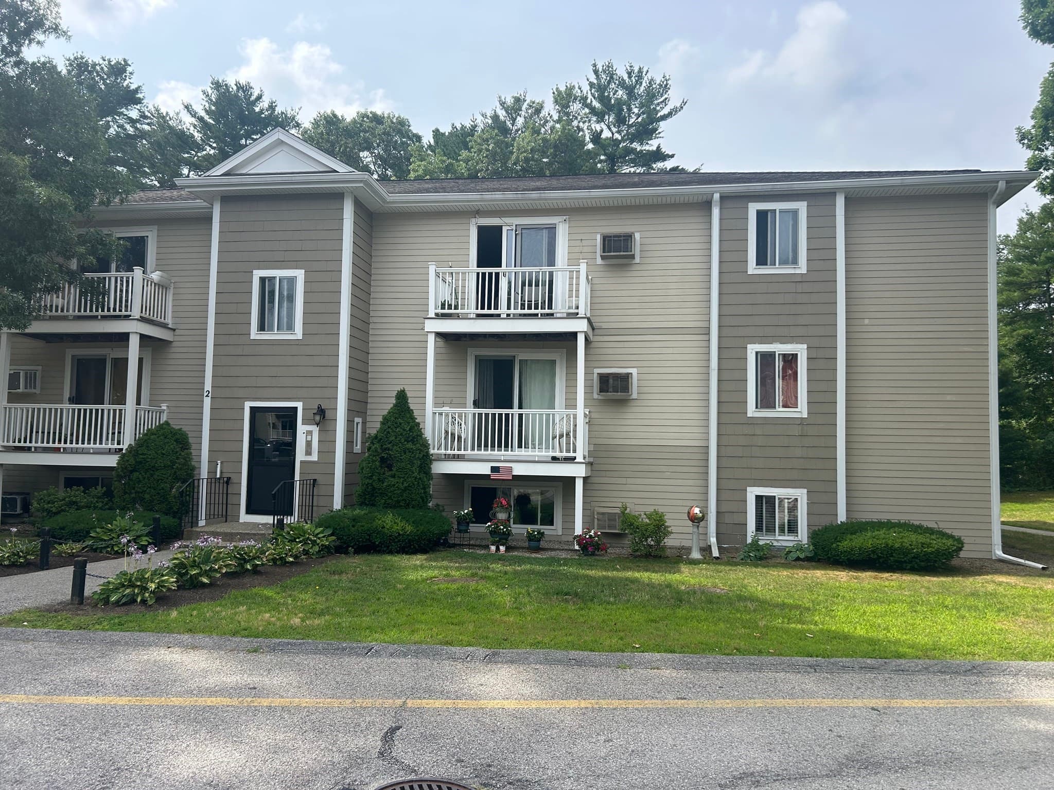 Condominium at 451 School St # 3, Marshfield MA 02050, Marshfield, photo 2 of 21