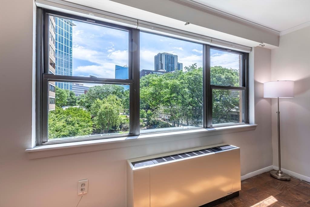 Condominium at 8 Whittier Place # 4C, Boston MA 02114, Boston, photo 12 of 20