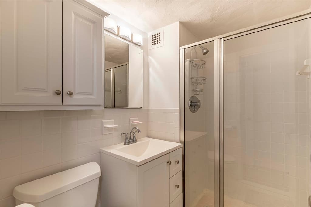 Condominium at 8 Whittier Place # 4C, Boston MA 02114, Boston, photo 18 of 20