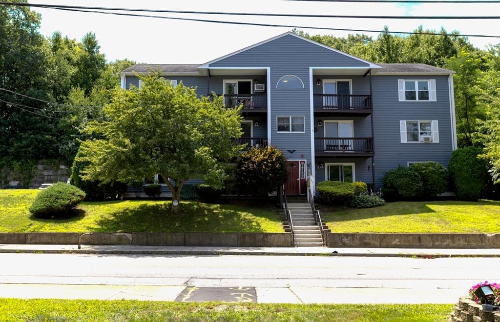 283 Privilege St # 6, Woonsocket RI 02895