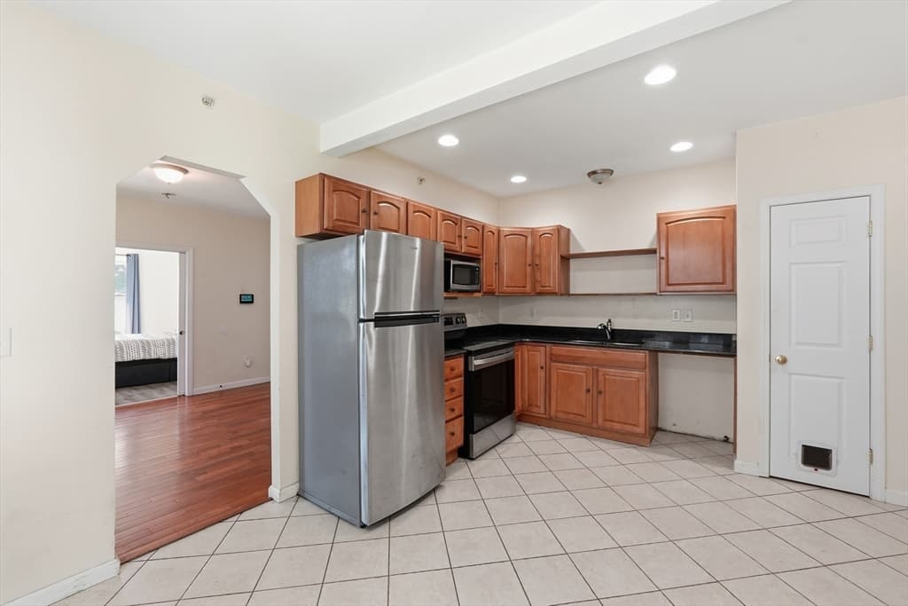 143 Providence St # 2, Worcester MA 01604