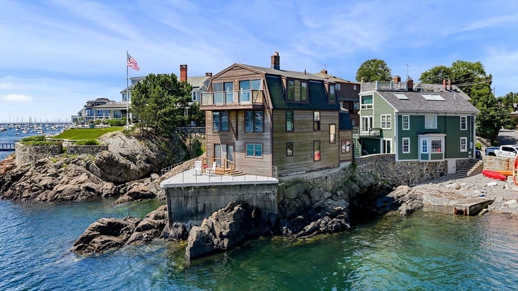137R Front, Marblehead MA 01945 photo 2