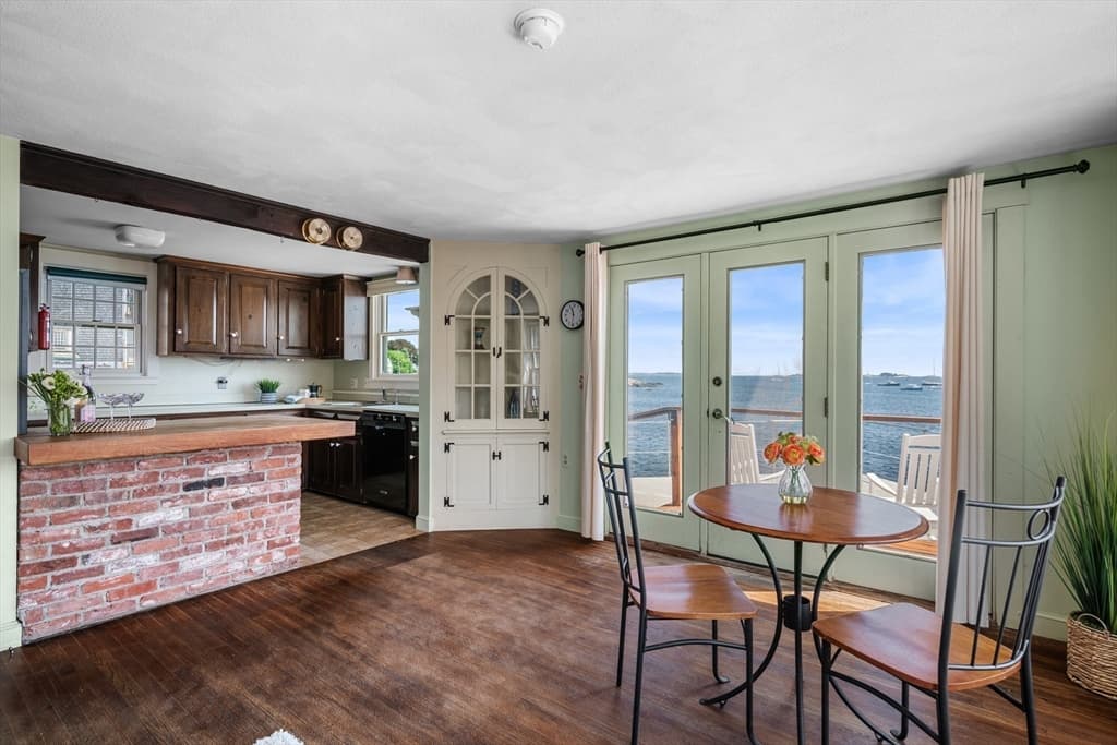 137R Front, Marblehead MA 01945 photo 18