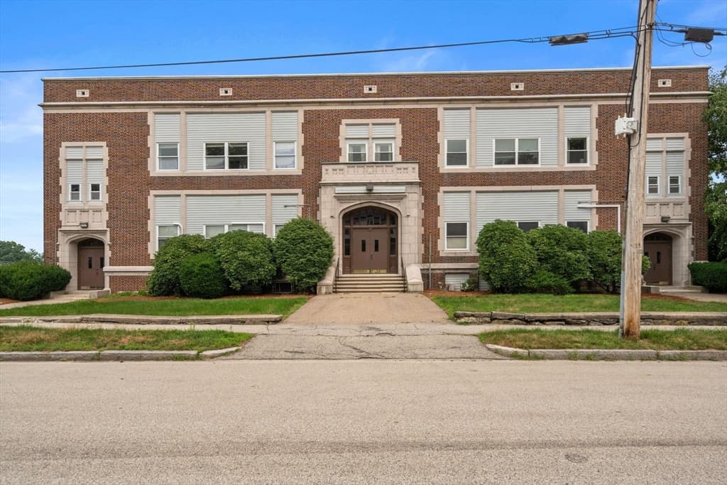 21 Middlesex Ave # 303, Worcester MA 01604