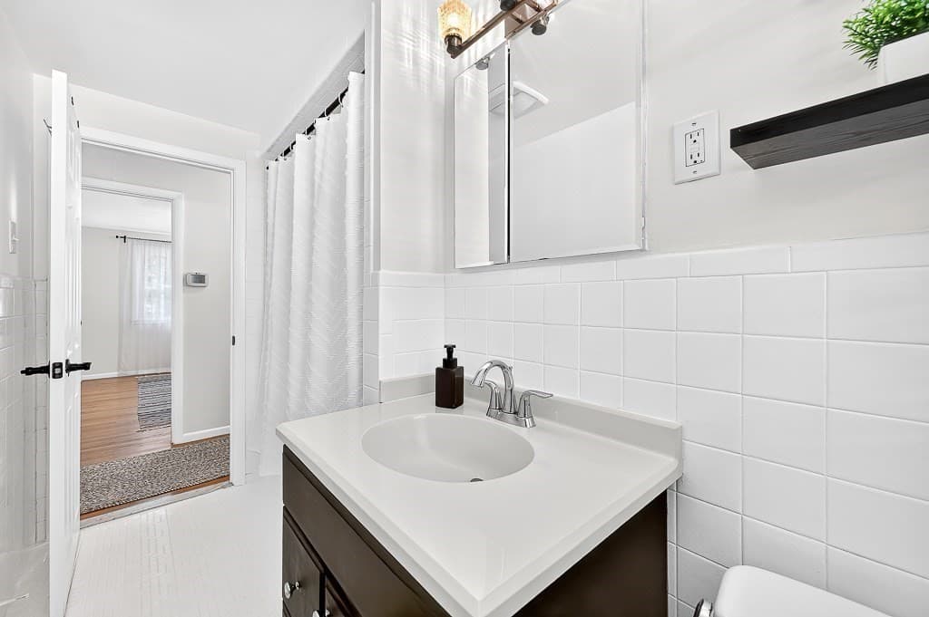 Single Family Residence at 67 Angelica Dr, Framingham MA 01701, Framingham, photo 9 of 42