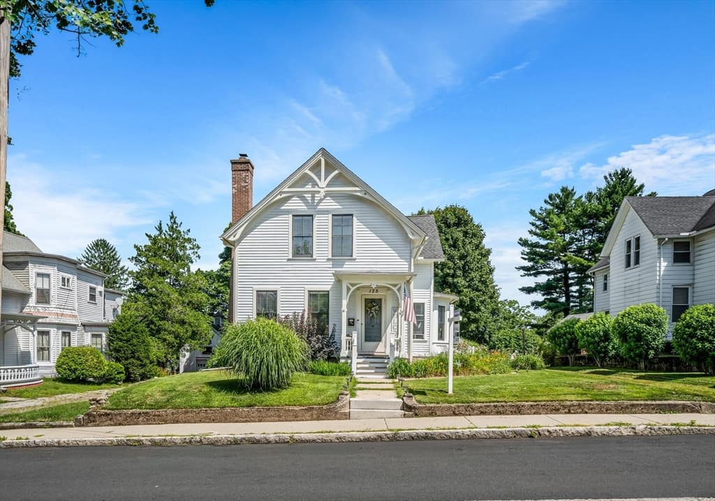 125 Chapin St, Southbridge MA 01550