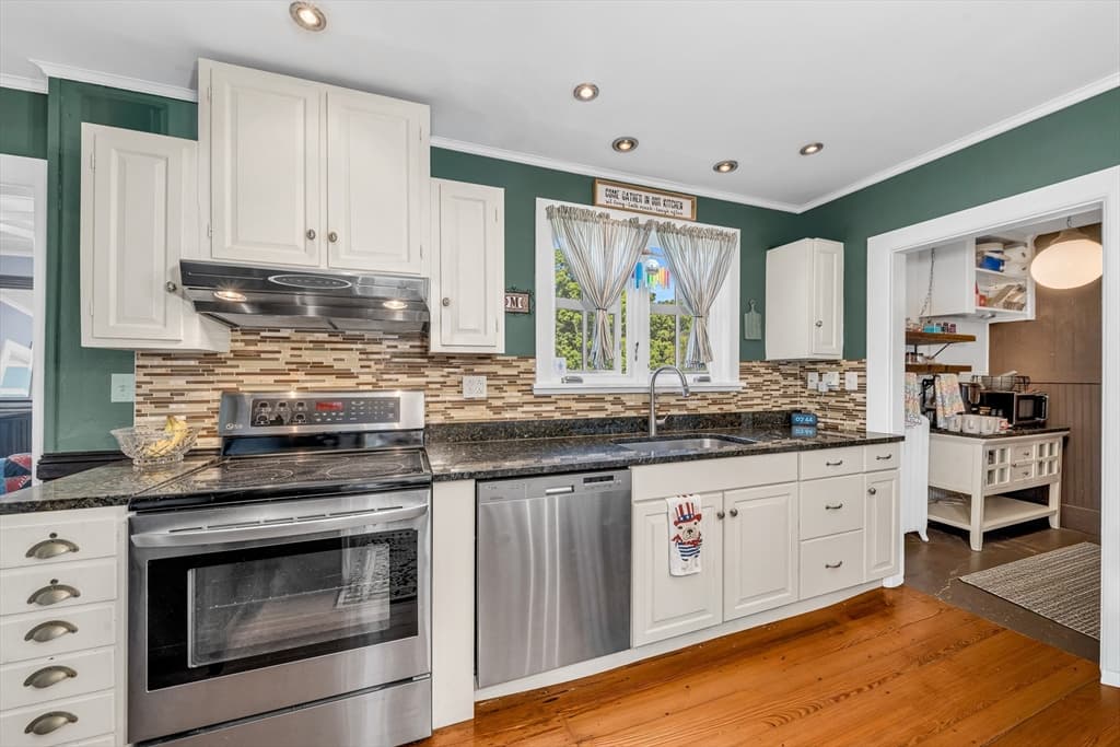 125 Chapin St, Southbridge MA 01550 photo 11