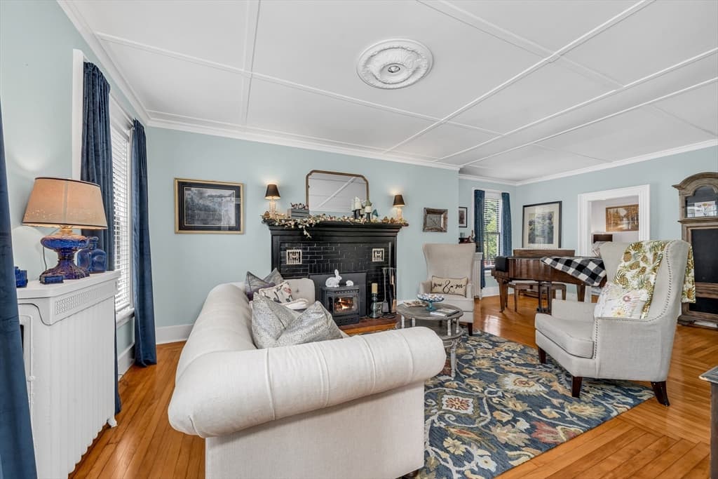 125 Chapin St, Southbridge MA 01550 photo 8