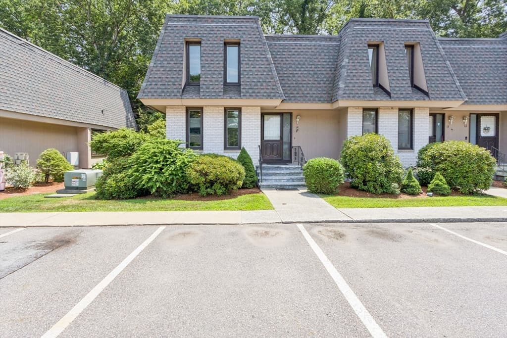 14 Grove Square # 14, Randolph MA 02368 photo 2