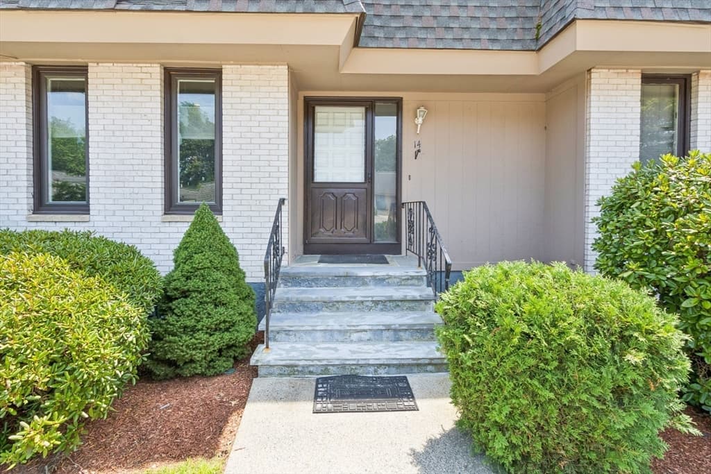 14 Grove Square # 14, Randolph MA 02368 photo 3