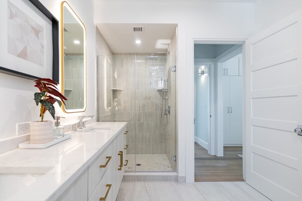 Condominium at 13 Bird St # 2, Boston MA 02125, Boston, photo 12 of 20