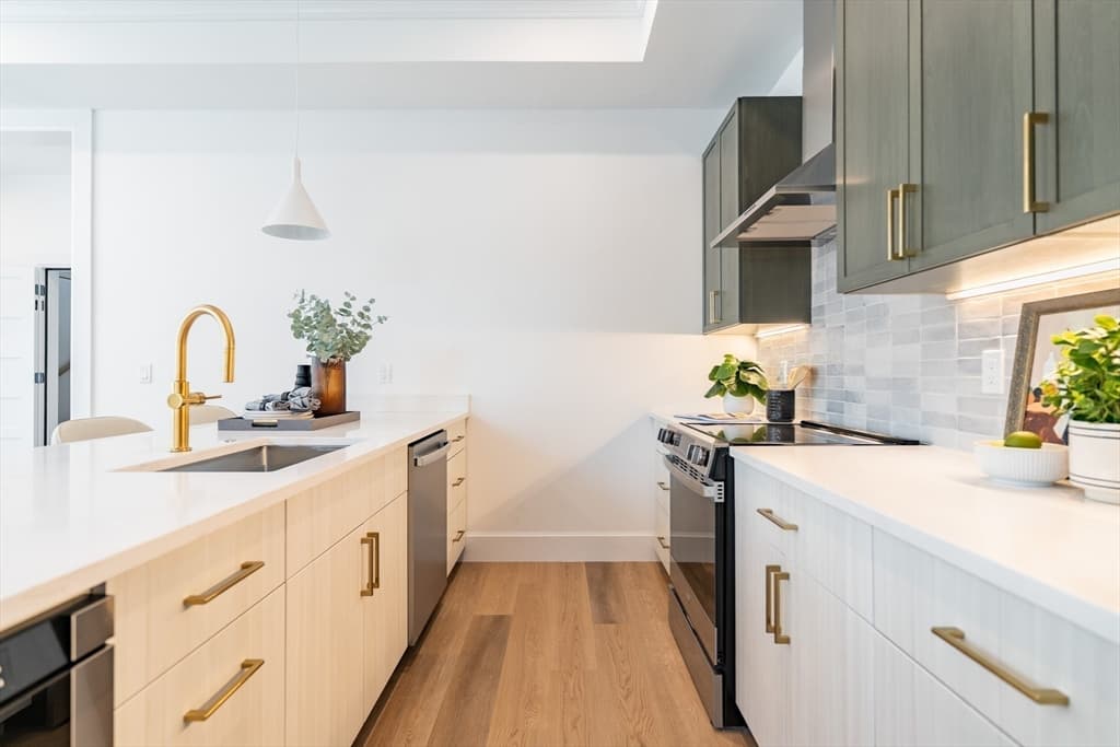 Condominium at 13 Bird St # 2, Boston MA 02125, Boston, photo 7 of 20