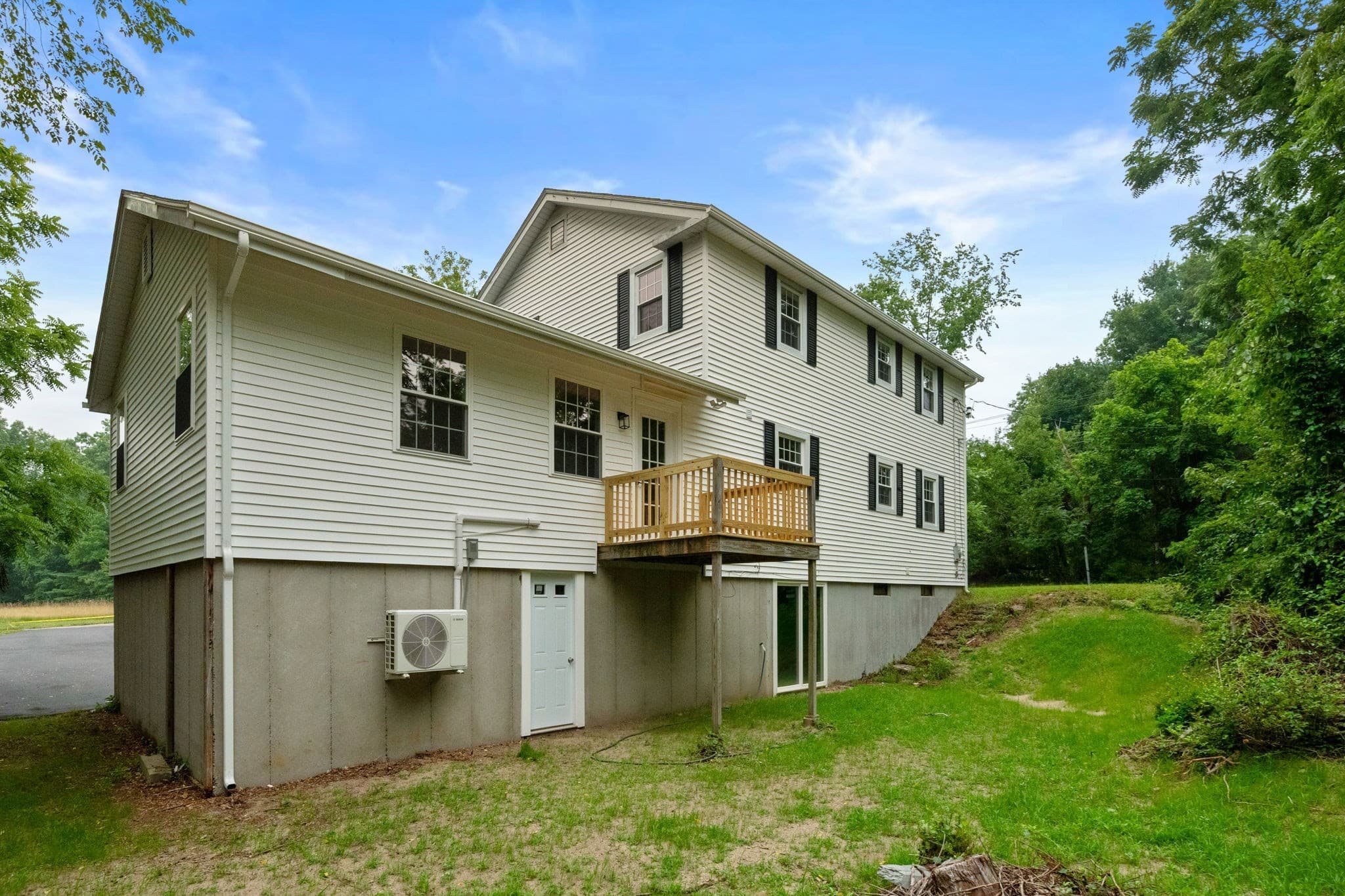 Single Family Residence at 125 Bayview Ave, Berkley MA 02779, Berkley, photo 29 of 39