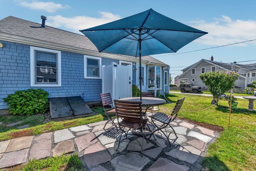 411 Maravista Ave, Falmouth MA 02536 photo 3