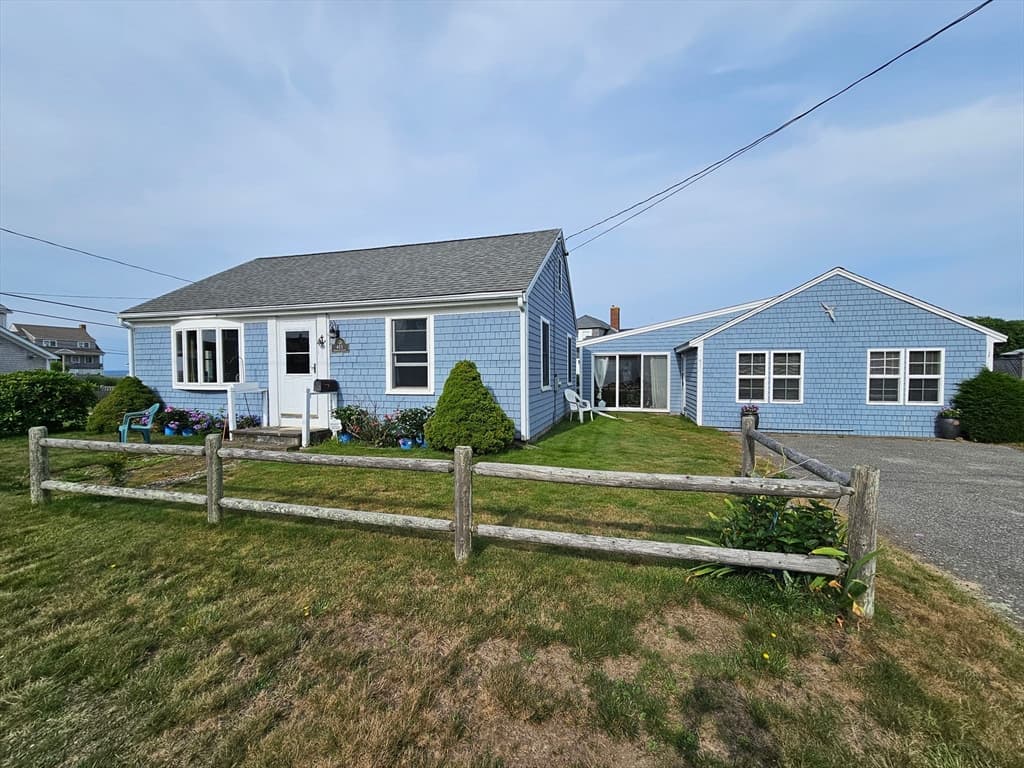 411 Maravista Ave, Falmouth MA 02536