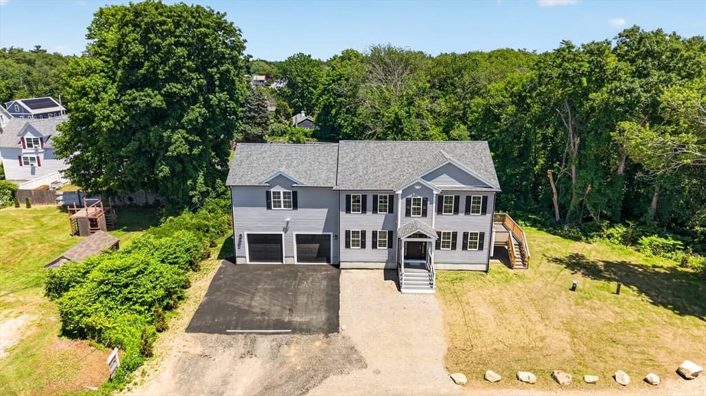 44 Slade St, Dartmouth MA 02747