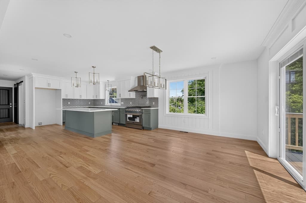 44 Slade St, Dartmouth MA 02747 photo 8