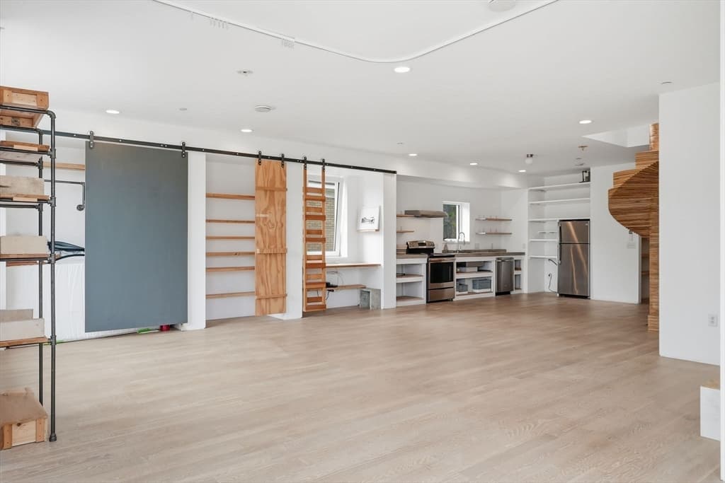 Condominium at 21 Lamartine St # 3, Boston MA 02130, Boston, photo 2 of 16