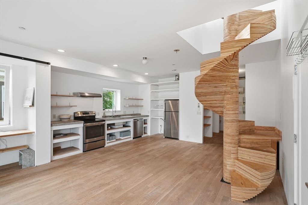 21 Lamartine St # 3, Boston MA 02130