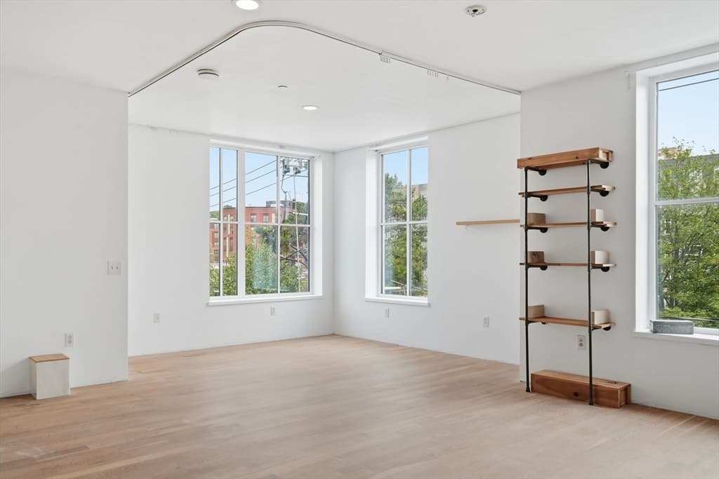 Condominium at 21 Lamartine St # 3, Boston MA 02130, Boston, photo 9 of 16