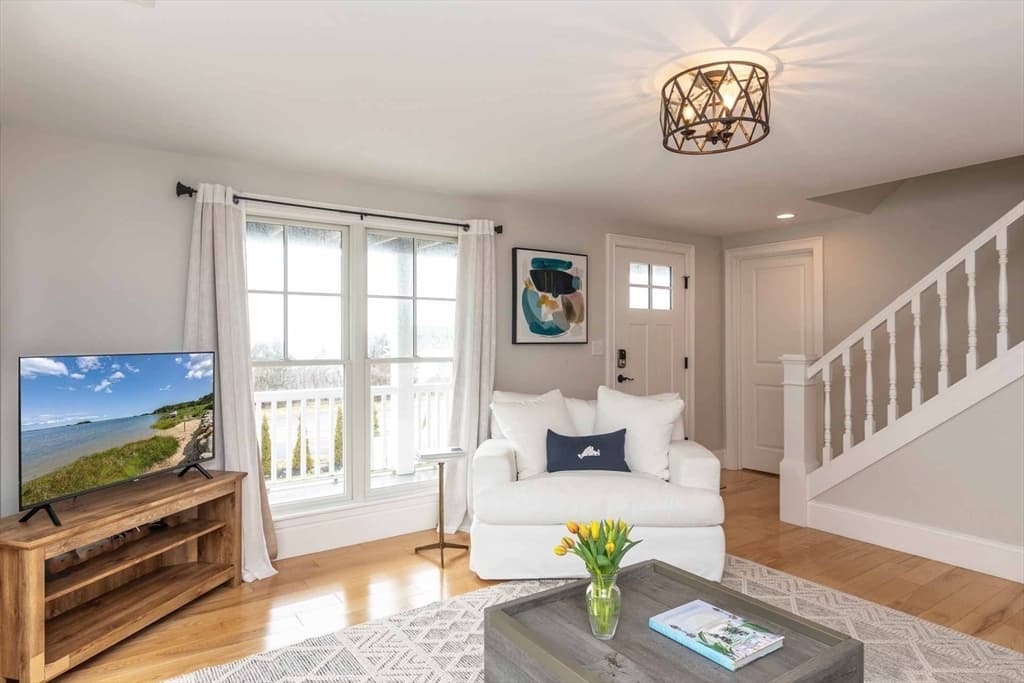 Single Family Residence at 28 Beach Rd, Oak Bluffs MA 02557, photo 17 of 40