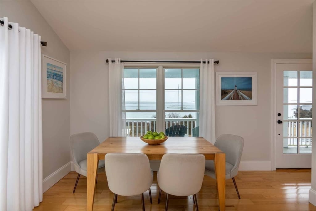 Single Family Residence at 28 Beach Rd, Oak Bluffs MA 02557, photo 12 of 40