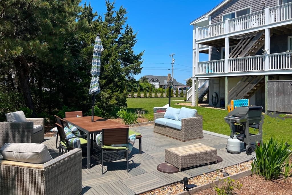 Single Family Residence at 28 Beach Rd, Oak Bluffs MA 02557, photo 39 of 40