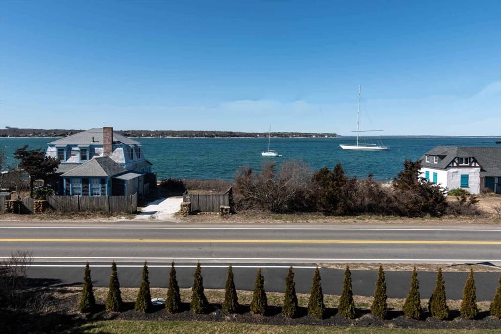 Single Family Residence at 28 Beach Rd, Oak Bluffs MA 02557, photo 4 of 40