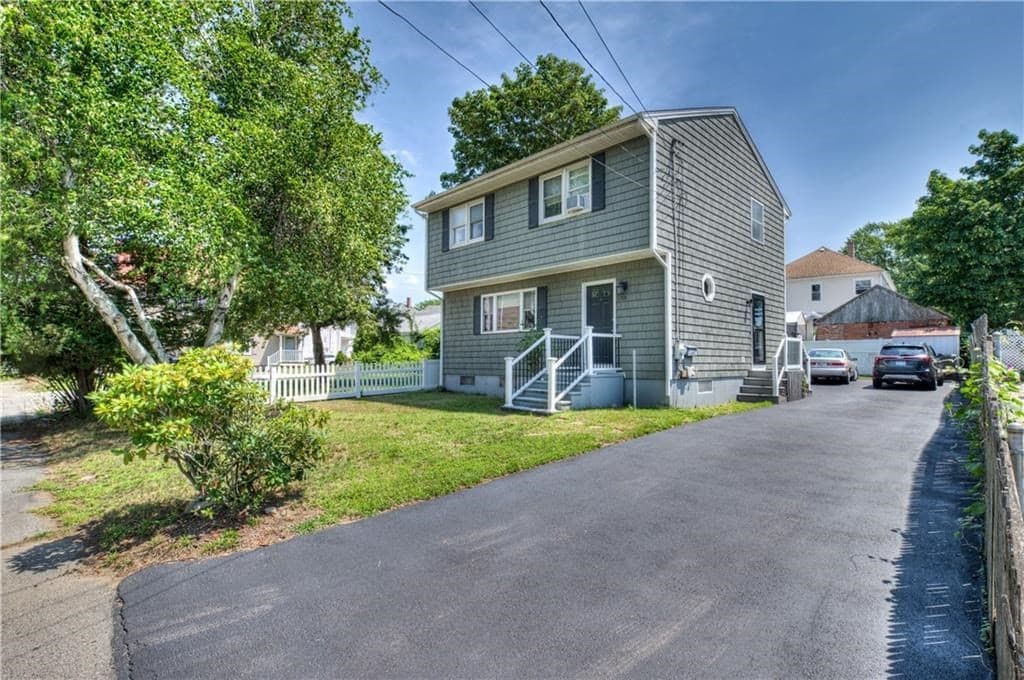 16 Arlington Ave, Warren RI 02885 photo 3