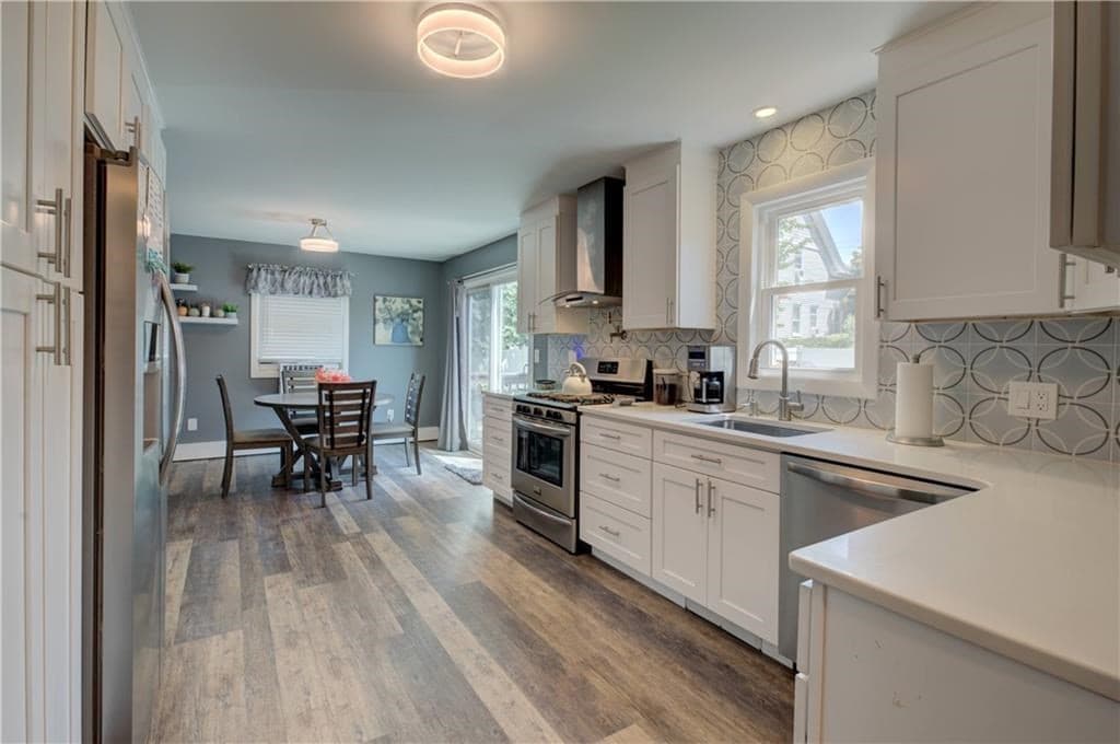 16 Arlington Ave, Warren RI 02885 photo 9