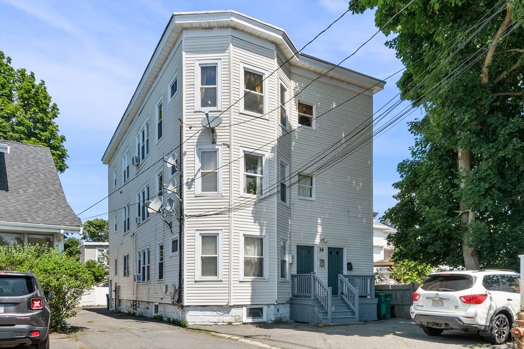 16 Dowfield Ter, Lynn MA 01904