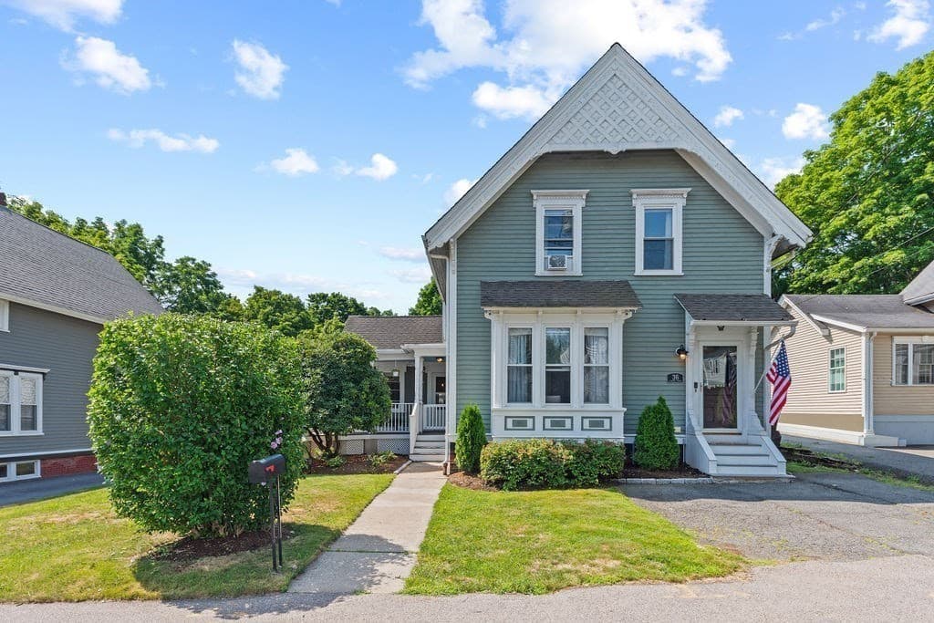 Single Family Residence at 36 Leonard St, North Attleboro MA 02760, photo 2 of 42