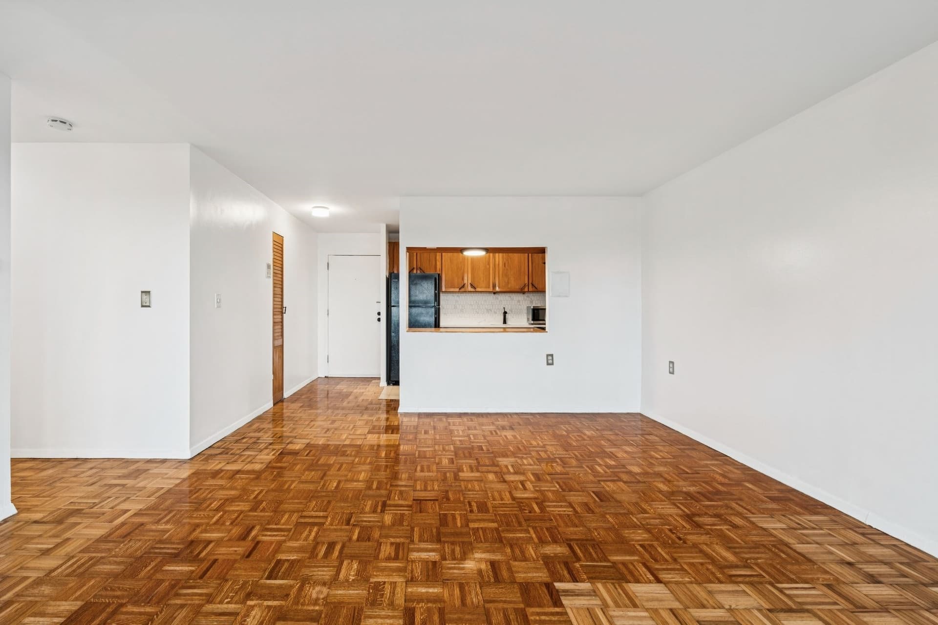 Condominium at 1105 Massachusetts Ave # 6A, Cambridge MA 02138, photo 3 of 16