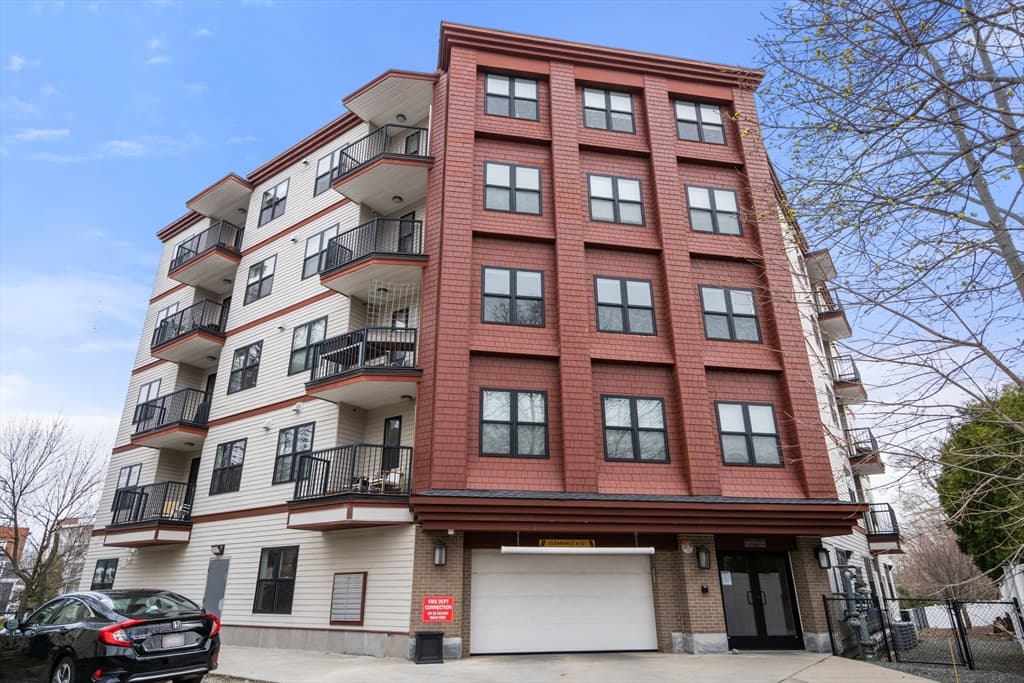 18 Johnson Ave # 3, Quincy MA 02169