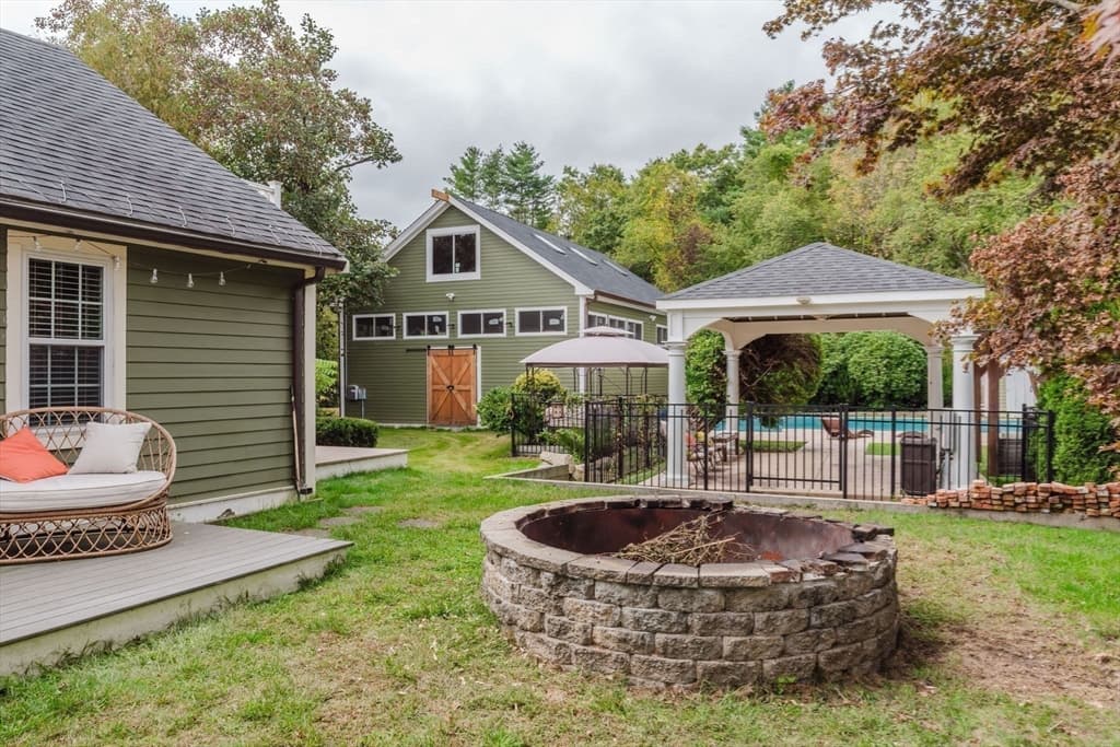 273 Center St, Hanover MA 02339 photo 24