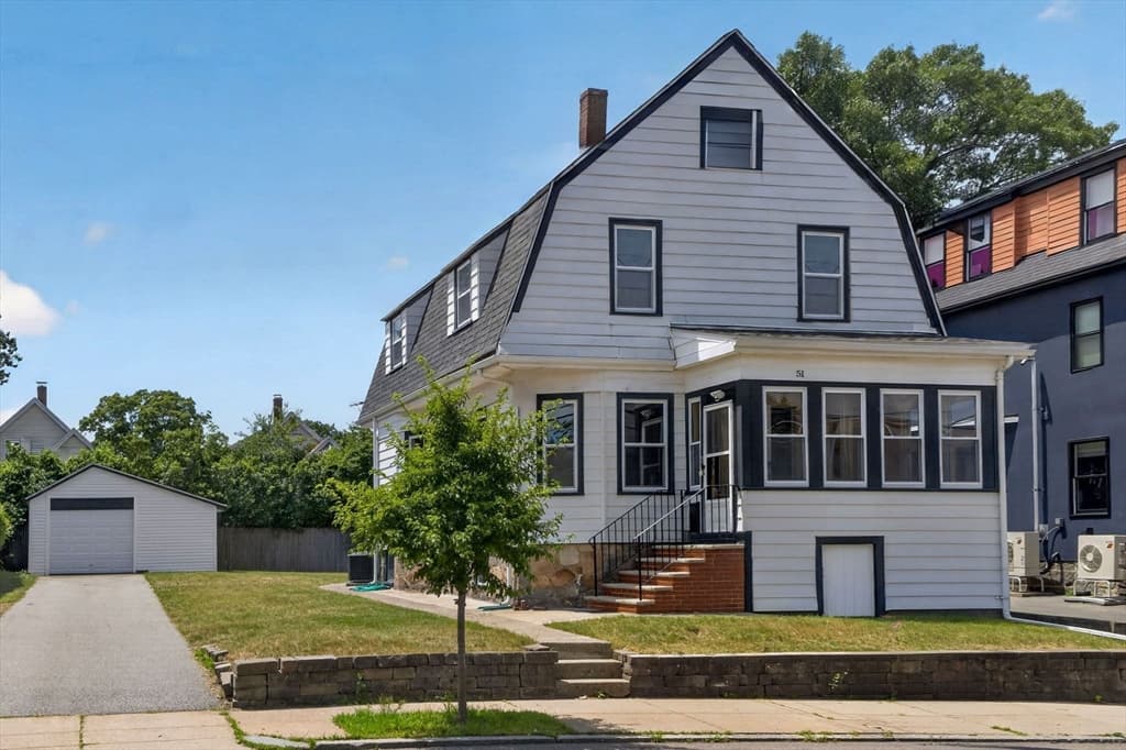 51 Metropolitan Ave, Boston MA 02131