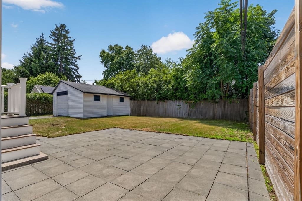 Single Family Residence at 51 Metropolitan Ave, Boston MA 02131, photo 28 of 37