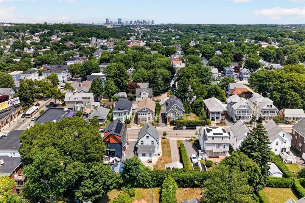Single Family Residence at 51 Metropolitan Ave, Boston MA 02131, photo 33 of 37