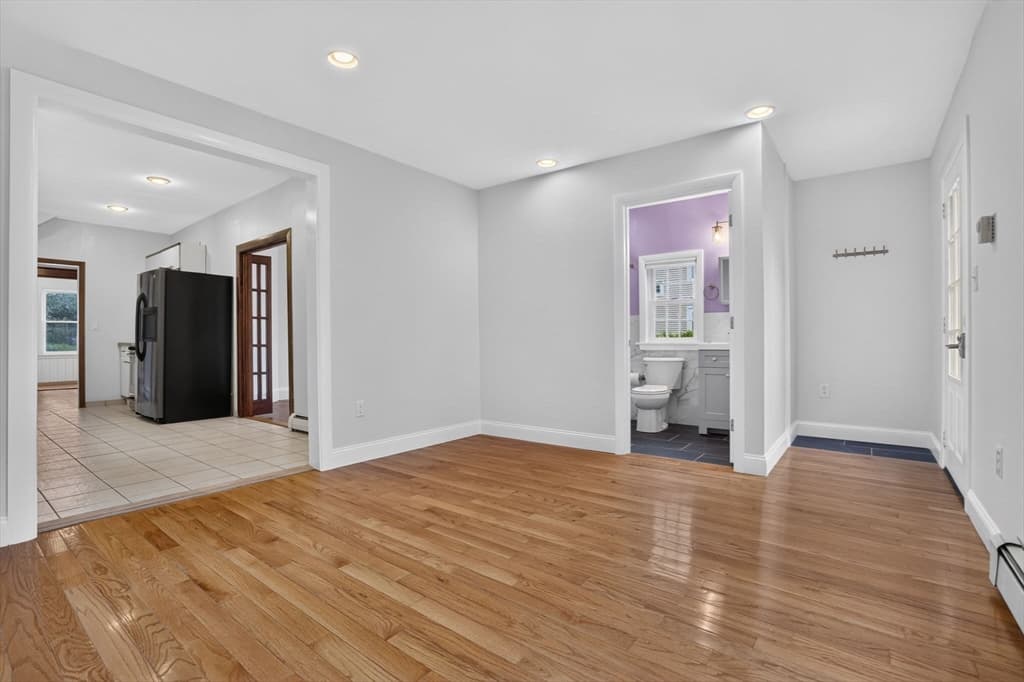 Single Family Residence at 51 Metropolitan Ave, Boston MA 02131, photo 15 of 37