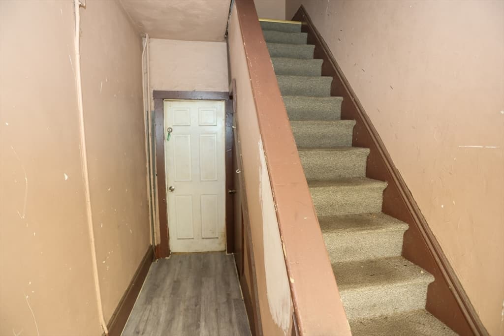 22-24 Floyd St, Lowell MA 01852 photo 5