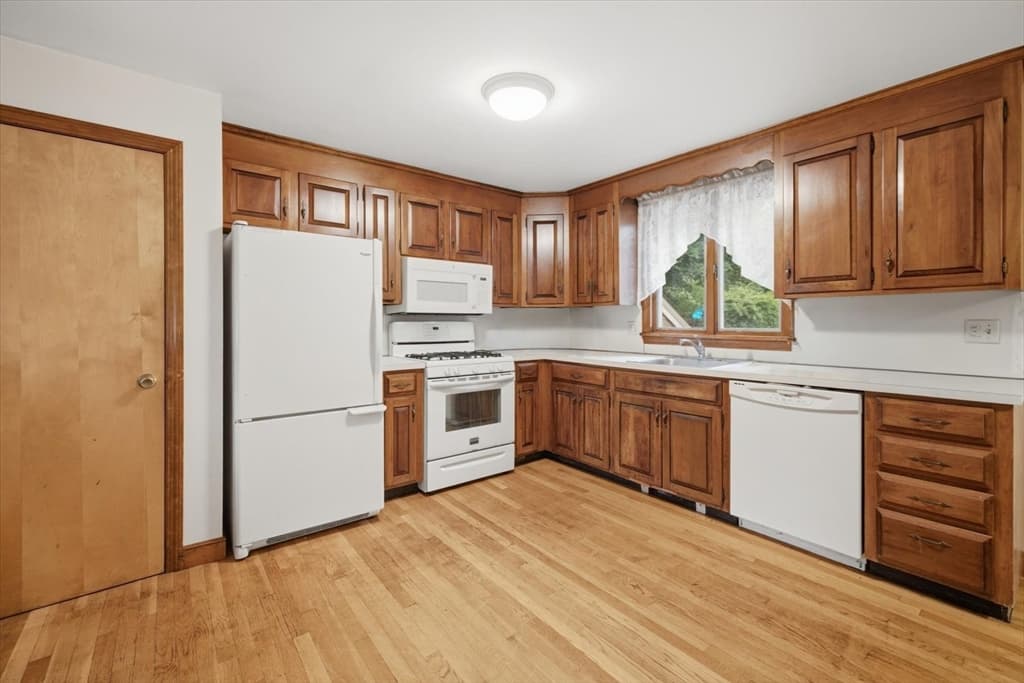 106 Edge Hill Rd, Milton MA 02186 photo 7