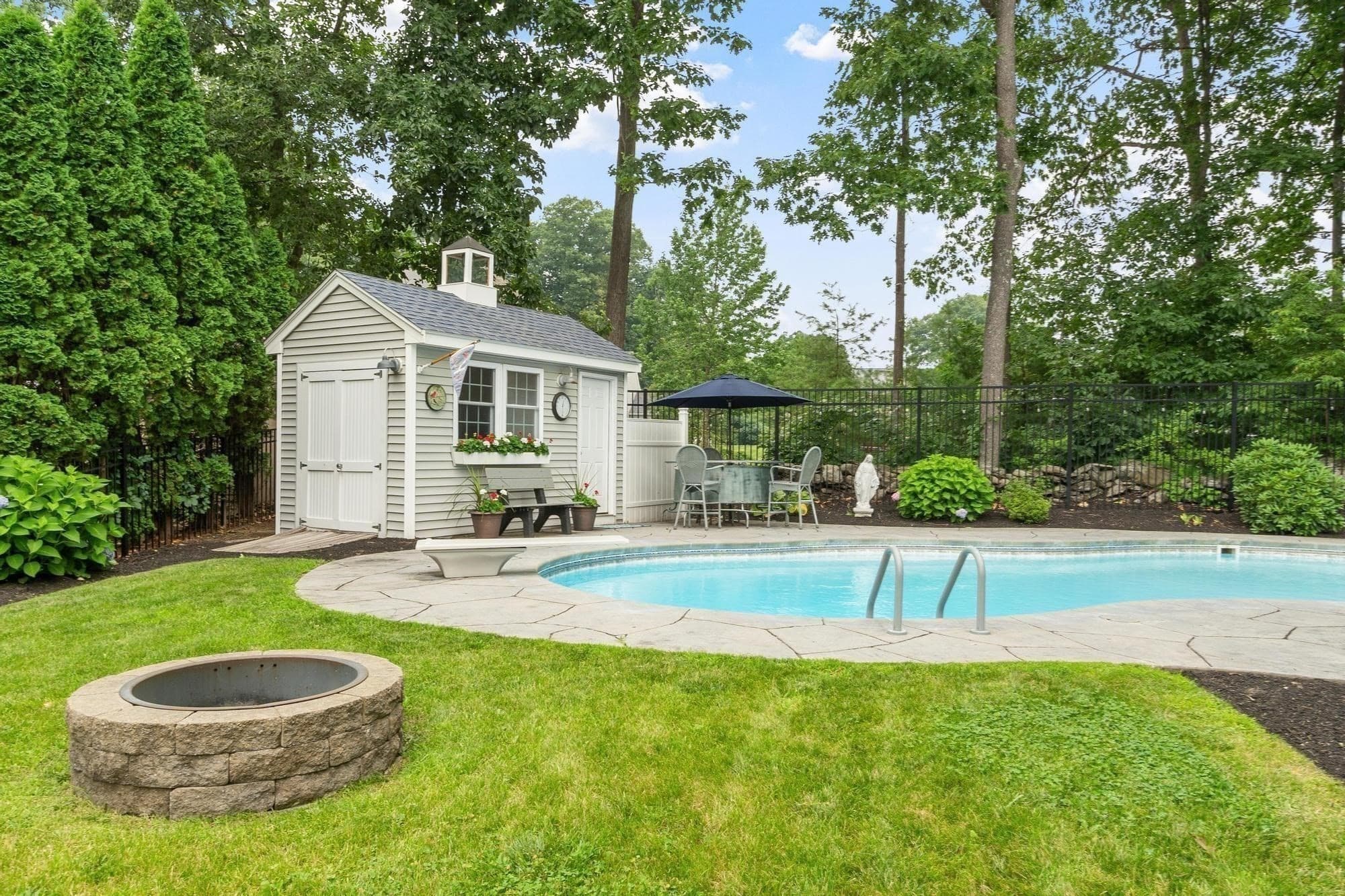 Single Family Residence at 170 Jamestown Rd, Leominster MA 01453, photo 6 of 33