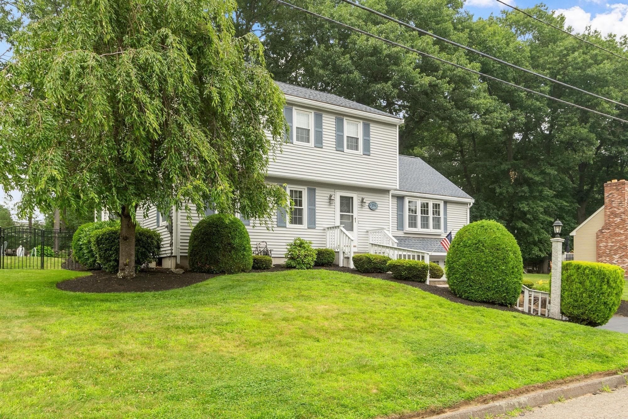 Single Family Residence at 170 Jamestown Rd, Leominster MA 01453, photo 3 of 33