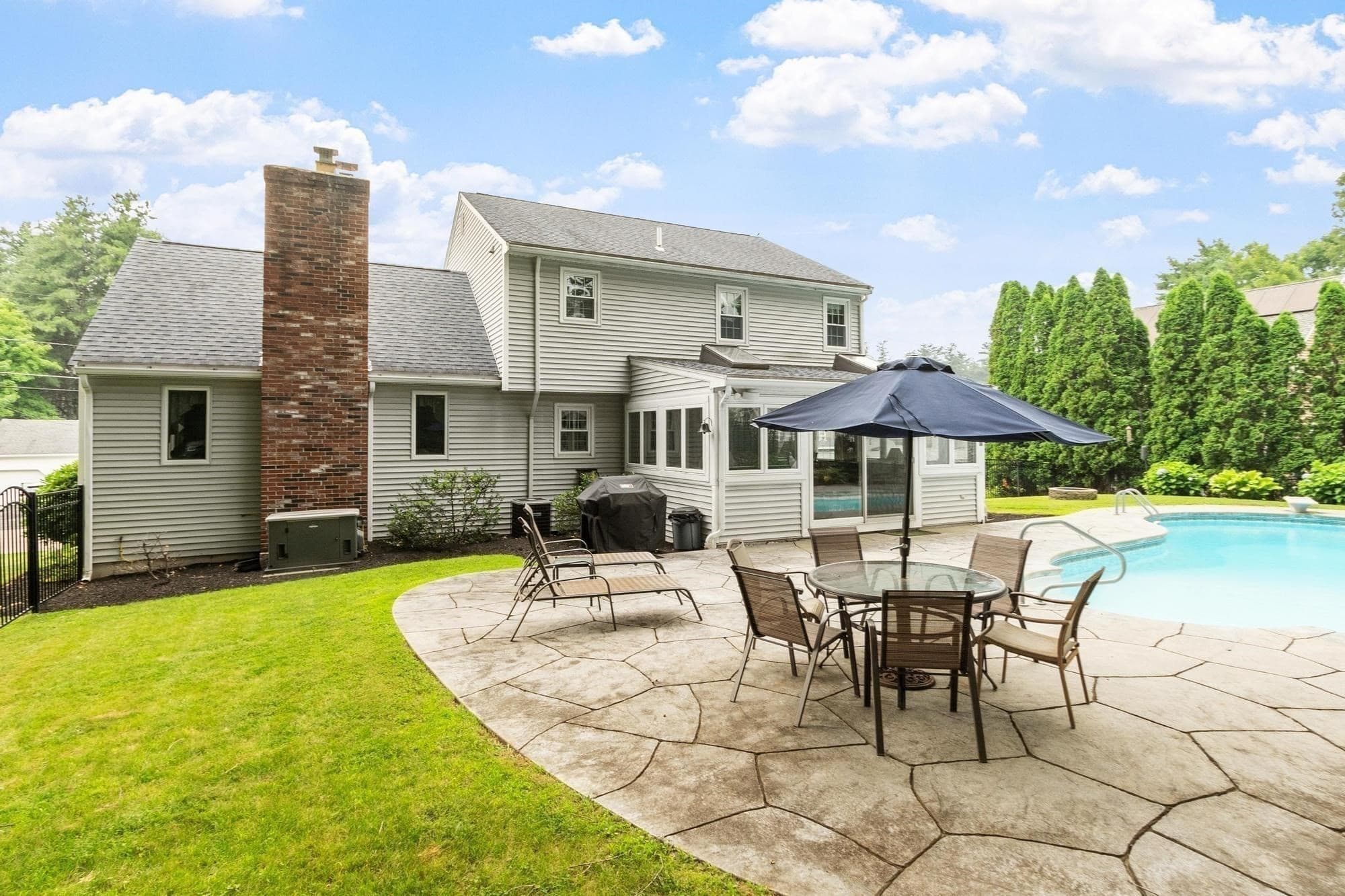 Single Family Residence at 170 Jamestown Rd, Leominster MA 01453, photo 9 of 33
