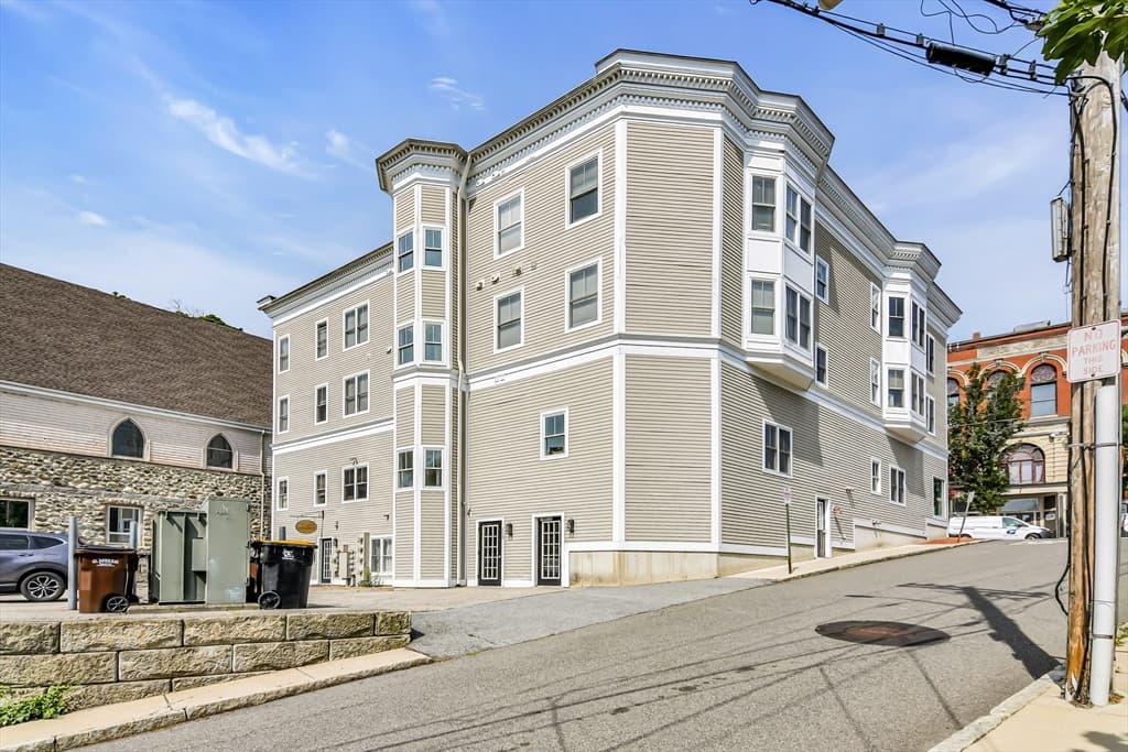 104 Main St # 2, Amesbury MA 01913 photo 24